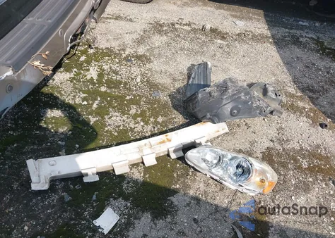 2004 Toyota Corolla S из США, поврежденный, VIN 1NXBR32E64Z326596